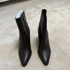 Steve Madden Elegant Brown Ankle Boots size 9